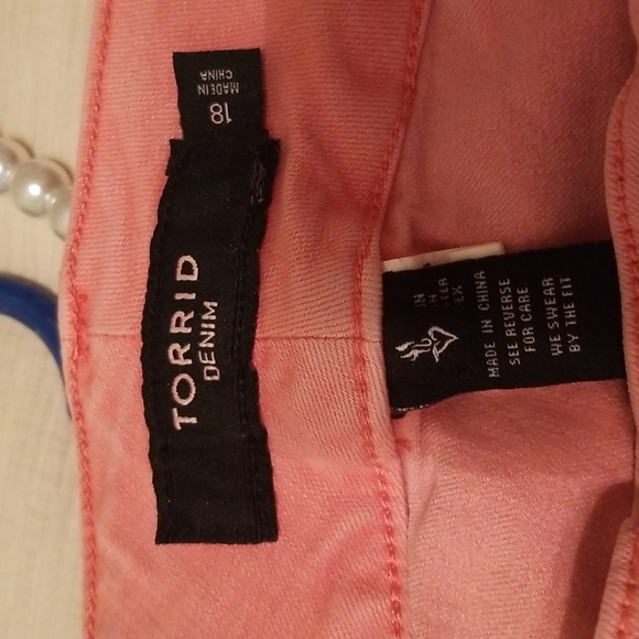 Torrid womens salmon color jeans - Picture 6 of 9